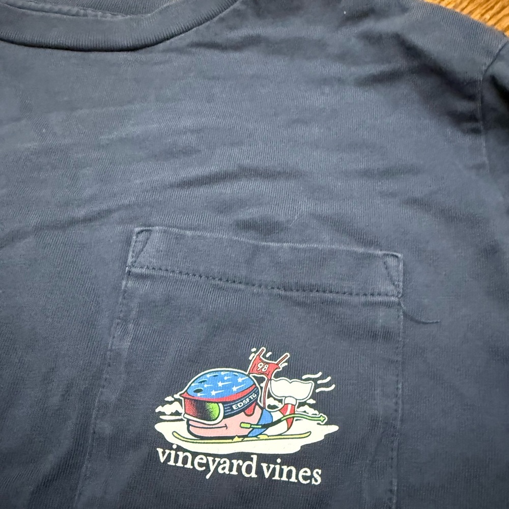 Vineyard Vines Blue Tee with Graphic Pocket